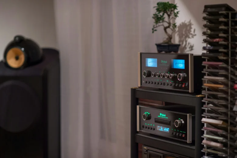 Sync de Áudio Multiambiente Usando Caixas Bluetooth Antigas: Estrutura para Automação Inteligente